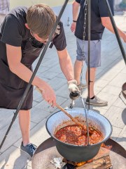 20260704_105711_Gulasch-Pendence-Day_mit_Gallbrunner_zuhause_hg3.jpg